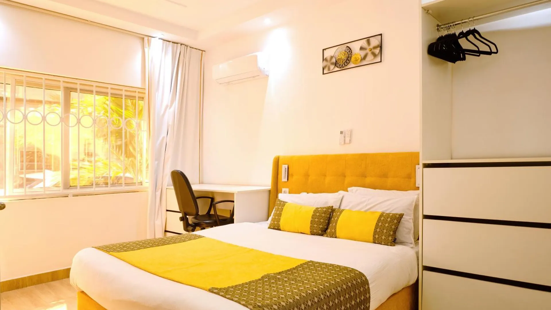 Appartement Prestations Haut De Gamme - Piscine Privee Chauffee, Salles De Massage Et Sport Dakar