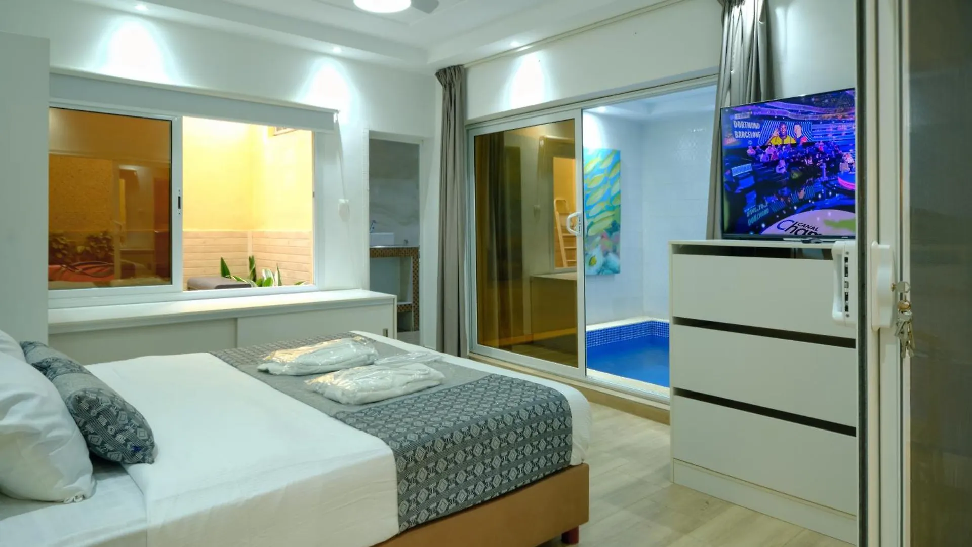 Prestations Haut De Gamme - Piscine Privee Chauffee, Salles De Massage Et Sport Dakar Appartement