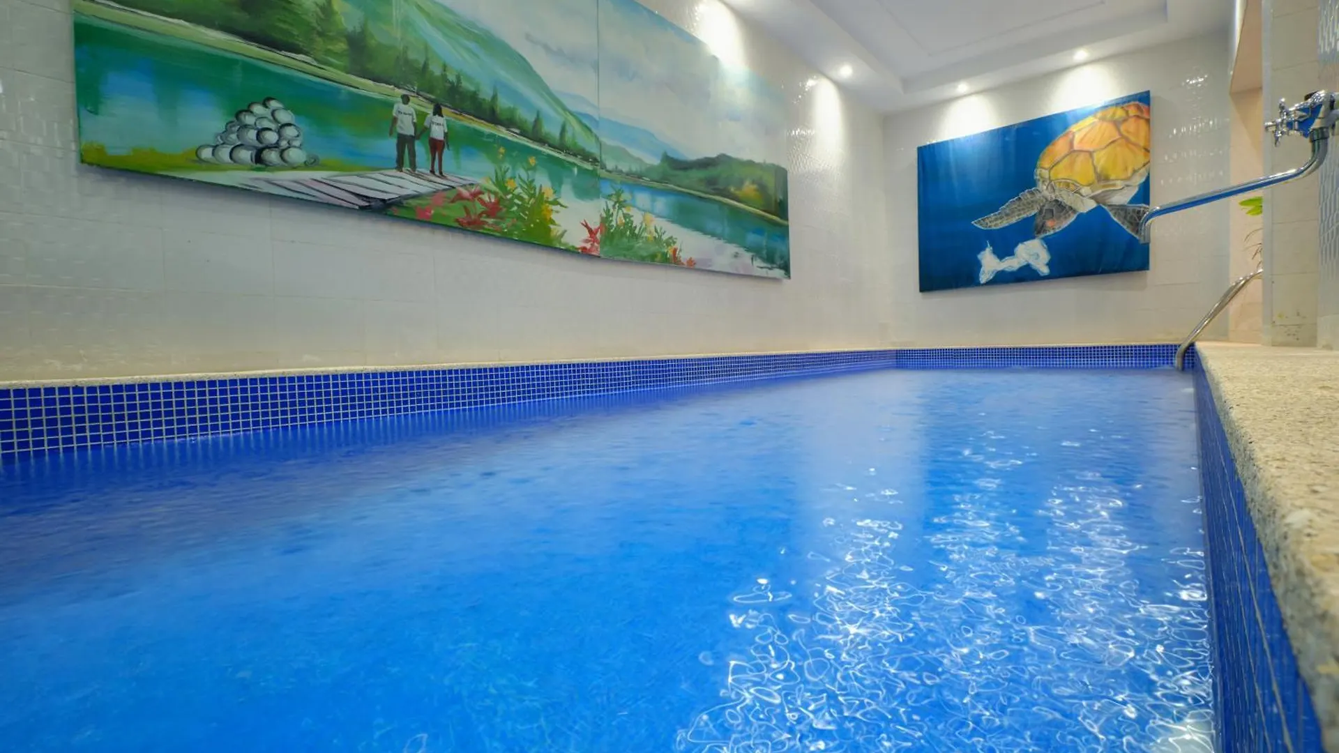 Prestations Haut De Gamme - Piscine Privee Chauffee, Salles De Massage Et Sport Dakar 0*,  Sénégal