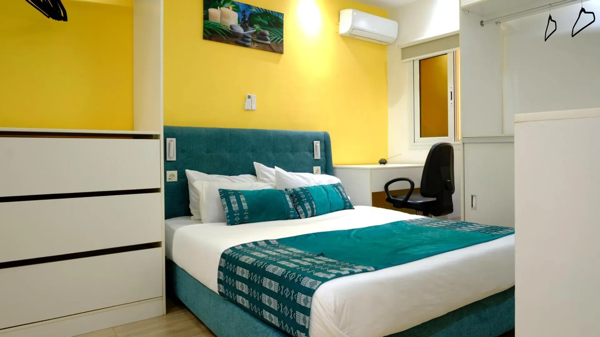 Prestations Haut De Gamme - Piscine Privee Chauffee, Salles De Massage Et Sport Dakar 0*,  Senegal